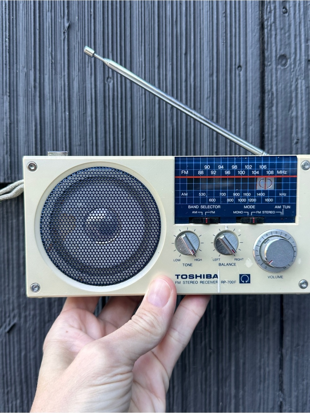 Toshiba RP-700F AM/FM stereo portable radio